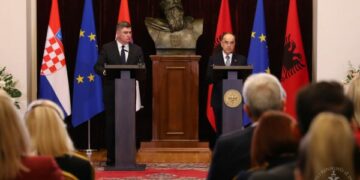 “Vuçiç na ka borxh përgjigje konkrete”, presidenti kroat nga Tirana i kërkon llogari Serbisë për Banjskën