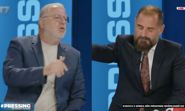 Peka shpërthen ndaj Haxhiut: Ti e paraqet Edi Ramën budalla vetëm për t’i arsyetuar qëndrimet e tij për Kosovën