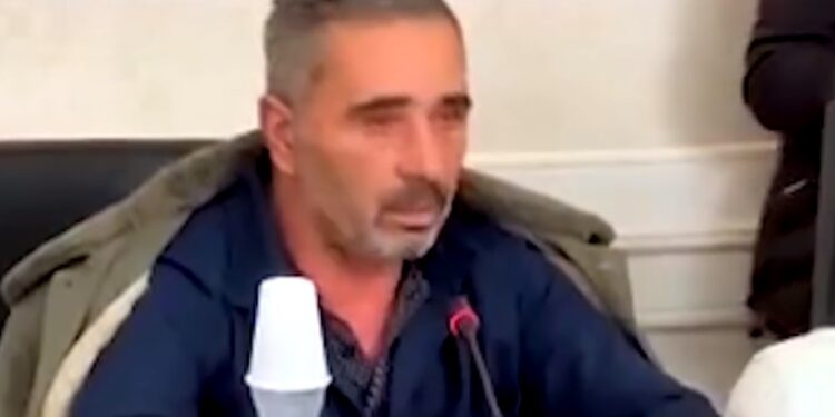 Minatori s’i mbanë lotët para politkanëve në Kuvend: Leni inatet, na bëni zgjidhjen