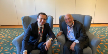 Kurti takon ekonomistin Stiglitz, fitues i çmimit Nobel
