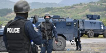 “Efektivët e njësive speciale të policisë po dyshohet që flejnë në kontinierë kancerogjen”