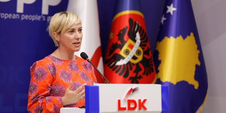Halimi: Para se të ligjerojë nga Greqia, Kurti do të duhej të raportonte për ultimatimin nga pesëshja diplomatike