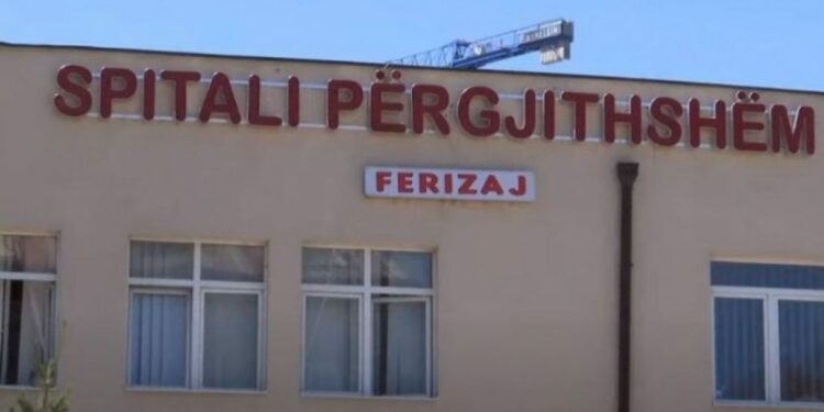 Një shtetase e Shqipërisë sulmon policët në Ferizaj, njëri bëhet për spital
