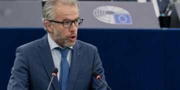 Reuten: BE-ja të jetë më e balancuar dhe t’ia largojë masat Kosovës