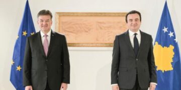 Lajçak i përgjigjet për herë të parë Kurtit pas akuzave: Kur nuk të pëlqen mesazhi, e sulmon lajmëtarin
