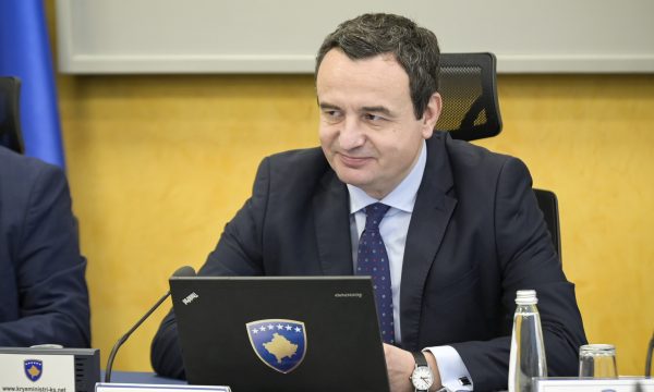 Kurti shkruan për sukseset në arsim: Po bëhet ndërlidhja me ekonominë
