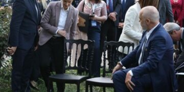 Abazoviq ndihmon protokollin, Rama gallatë me Mark Rute: Çka nuk patë në Samitin e Tiranës