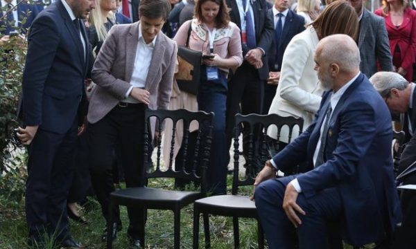Abazoviq ndihmon protokollin, Rama gallatë me Mark Rute: Çka nuk patë në Samitin e Tiranës