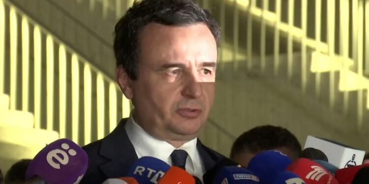 Kurti del në konferencë për medie, tregon çka i kërkoi Ana Bërnabiqit