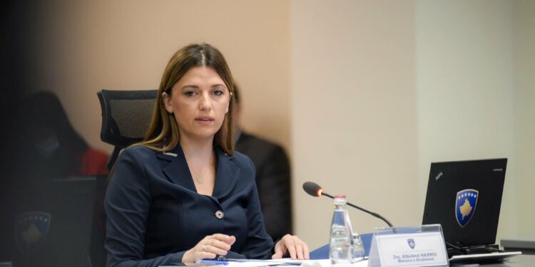 Haxhiu: Gjykata Kushtetuese është bërë aleat i partive opozitare – reagon Musliu-Shoshi