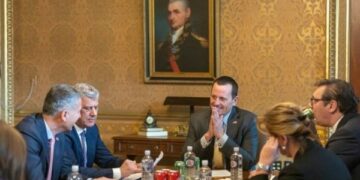 Grenell rikujton takimin në DC: Smith i ngriti aktakuzë njeriut që u pajtua me Vuçiqin për zhbërjen e Speciales