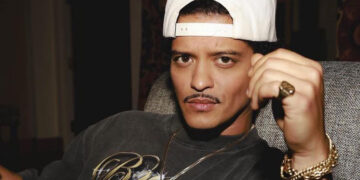 Këngëtari i njohur anulon koncertin në Izrael