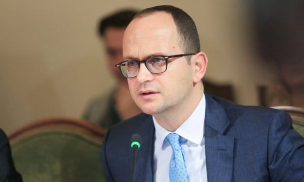 Bushati: Shqipëria me rezolutë duhet ta dënojë sulmin terrorist në Banjskë