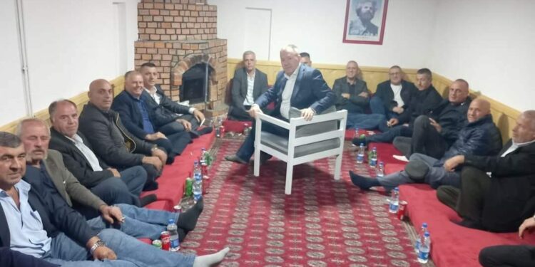 Klinaku shkon për vizitë të Gucati pas lirimit nga burgu i Hagës