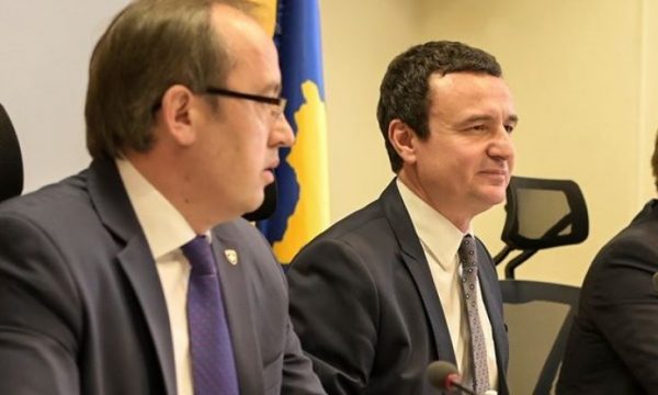 Hoti: Kurti demagog e mashtrues, po e pranon “Zajednicën” për të mbetur në pushtet