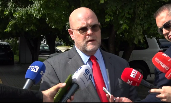 Hovenier: Çështja e përgjegjësisë mbi sulmin nuk merr fund me deklarimin e Radoiçiqit