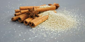 Erëzën e njohur mund ta përdorni edhe në mënyra të tjera, kanella është një agjent i shkëlqyer pastrimi