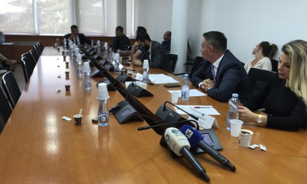 Murati s’raporton në Komision për kompensimin e dëmeve të vërshimeve, s’marrin pjesë deputetët