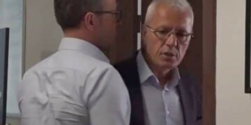Kurteshi e Hamiti e vazhdojnë “debatin” edhe në korridorin e KQZ-së: Qyqan, mshele gojën!