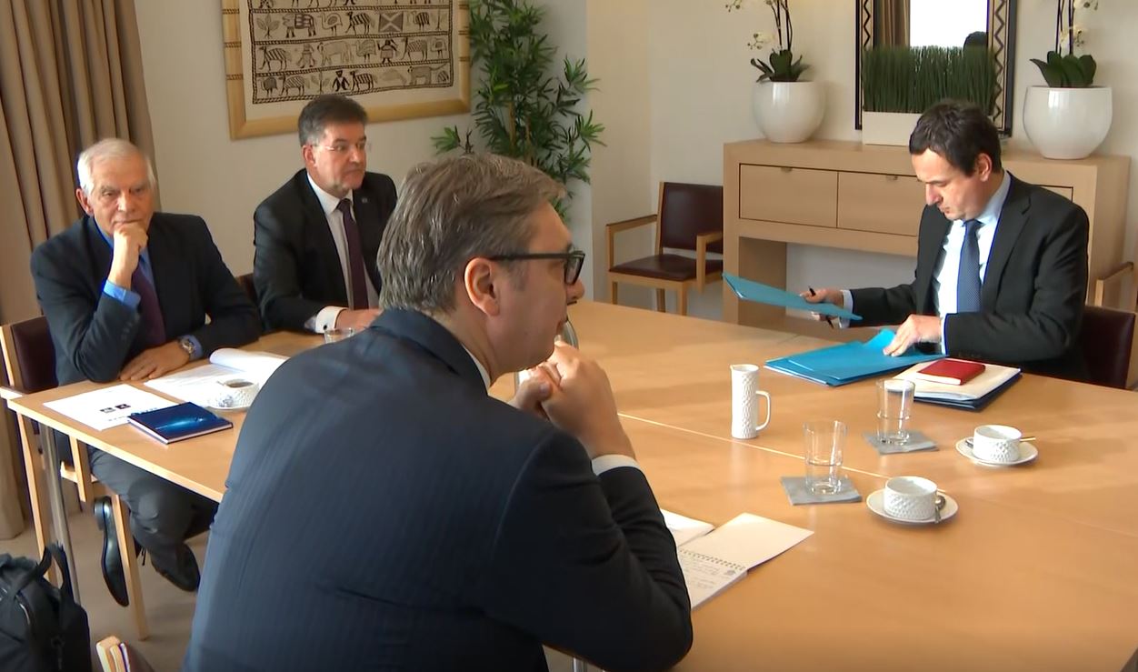 Vuçiq: Po të kisha nënshkruar deklaratën për paqe, do të pranoja se Kosova është shtet
