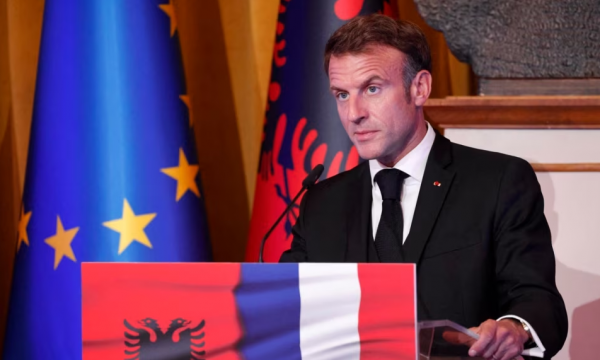 Deklarata e Macron për vizat, KE: Liberalizimi hyn në fuqi më 1 janar 2024, një shtet nuk mund të vendos pezullimin