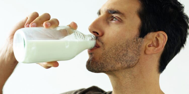 Kur preferohet konsumimi i qumështit?