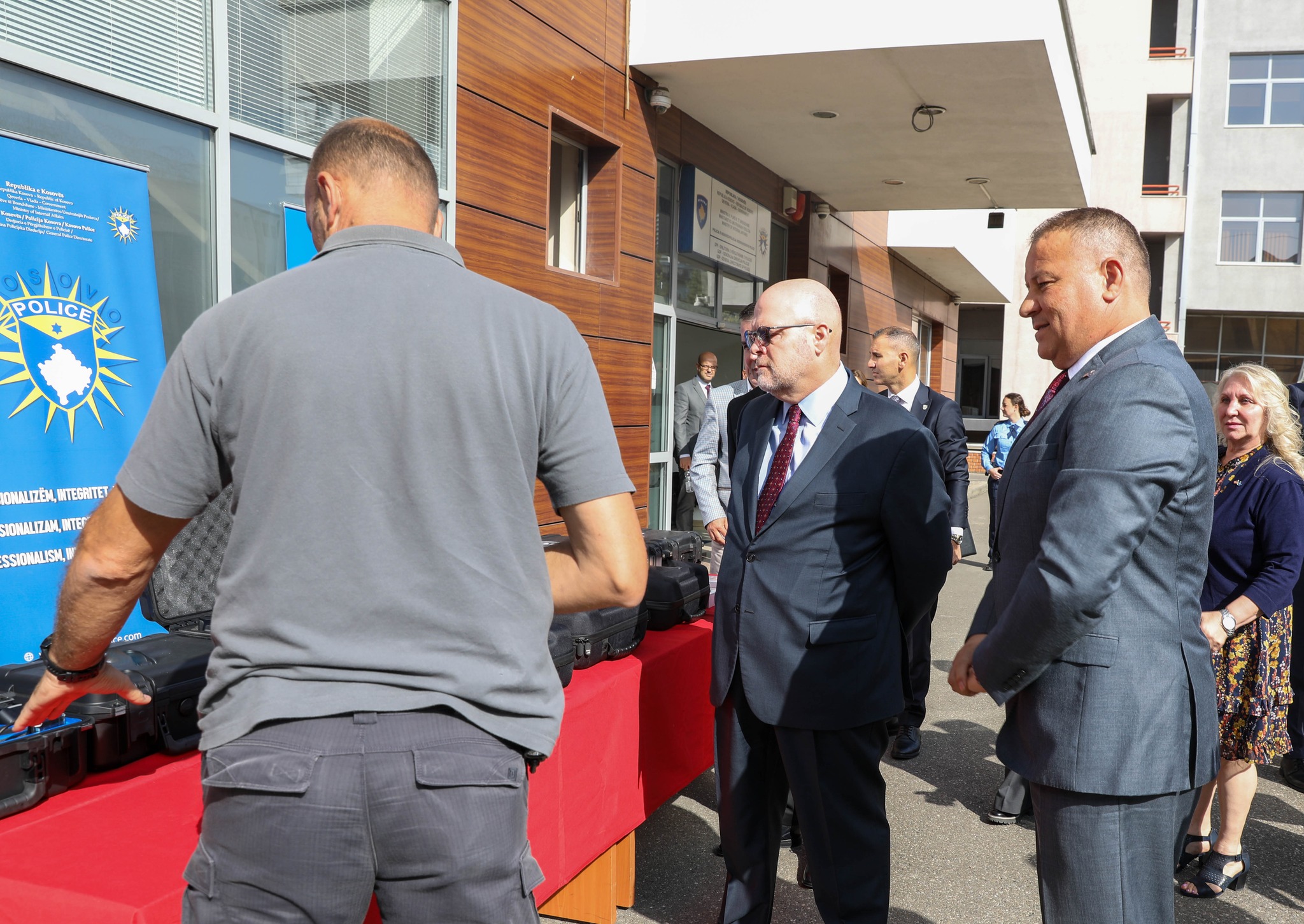 Policia e Kosovës prezanton dronët që i mori dhuratë nga SHBA-të
