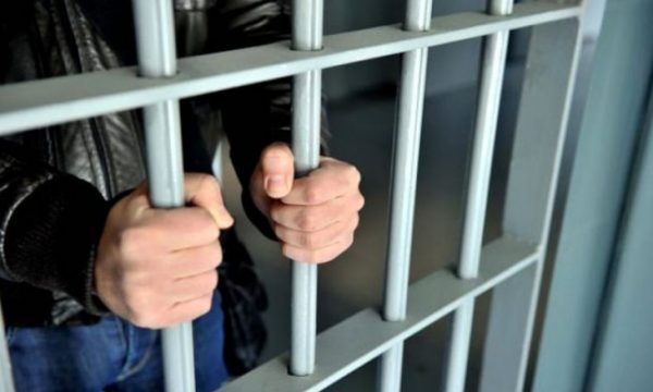 1 muaj paraburgim për pronarin e lokalit në Malishevë ku u helmuan mbi 200 persona