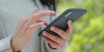 Si ta kuptoni nëse dikush po iu përgjon telefonin?