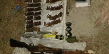 Policia publikon pamjet e armatimit që sekuestroi dje në fshatin e banuar me serb në Vushtrri