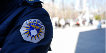 I arrestuari për terrorizëm në Pejë është një i mitur, dyshohet se planifikonte vrasjen e nxënësve në klasën e tij