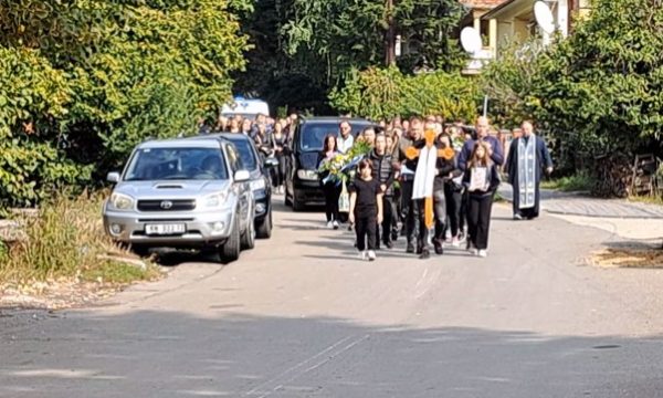 Varrosen serbët e vrarë në sulmin terrorist në Banjskë, dy në Kosovë, njëri në Serbi