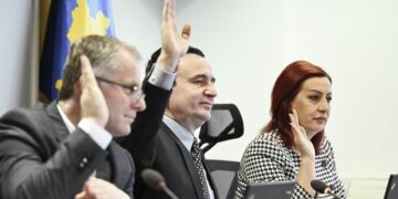 Qeveria liron disa produkte nga taksa doganore, përmenden edhe cigaret elektronike