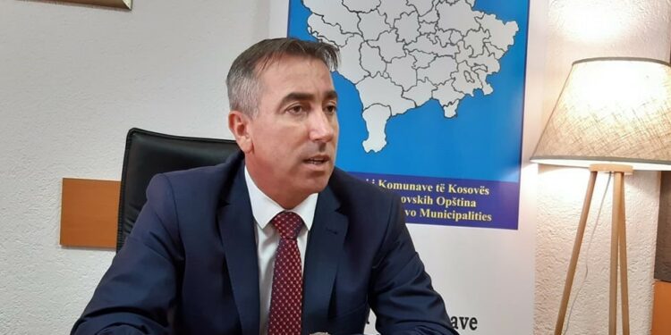 Një muaj pas votimit pro anëtarësimit në AKK të tri komunave veriore, AAK-ja s’ka pranuar ende kërkesë zyrtare