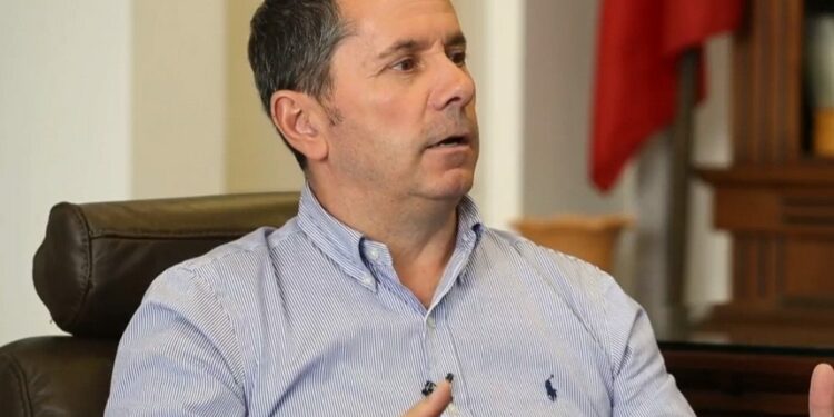 Gashi: Vetëm me trysni nga ndërkombëtarët Milan Radojiçiqi mund të gjykohet në Kosovë