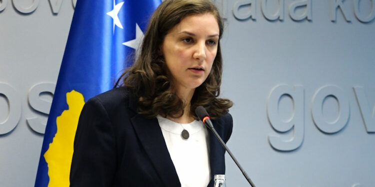 Ministrja Rizvanolli s’merr pjesë në mbledhjen e Komisionit për Trepçën
