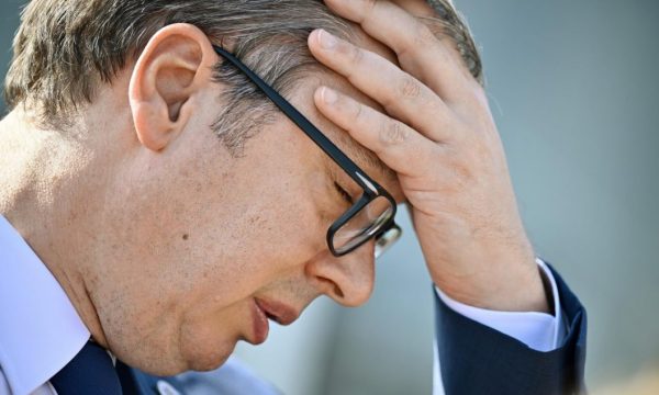 Bie besimi për Aleksandar Vuçiqin në Serbi, anketat e fundit tregojnë rënie drastike