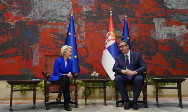 Von der Leyen pas takimit me Vuçiqin: E duam Serbinë në BE