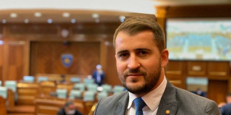 Lushtaku: Nuk protestoi vetëm njësia FIT, por Kosova ndaj këtij pushteti poshtërues