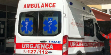U rrëzua nga kati i tetë i pallatit ku banonte, humb jetën 22-vjeçari