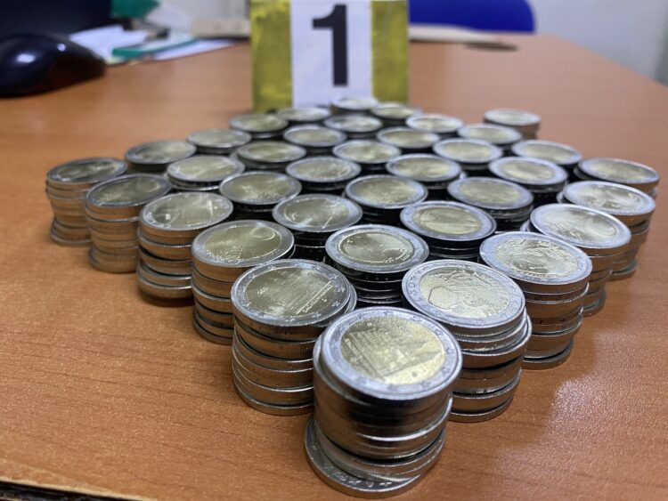 Sillen para gjykatës gjashtë të arrestuarit për falsifikim të monedhave 2-euroshe
