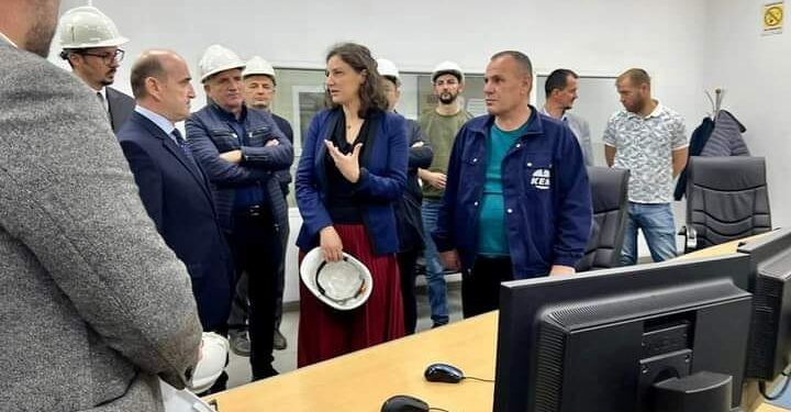 Ministrja shkon në KEK, thotë se do të ketë rrymë në dimër