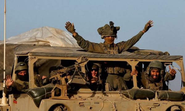 Fotot e para pas armëpushimit, ushtarët izraelitë largohen nga Gaza