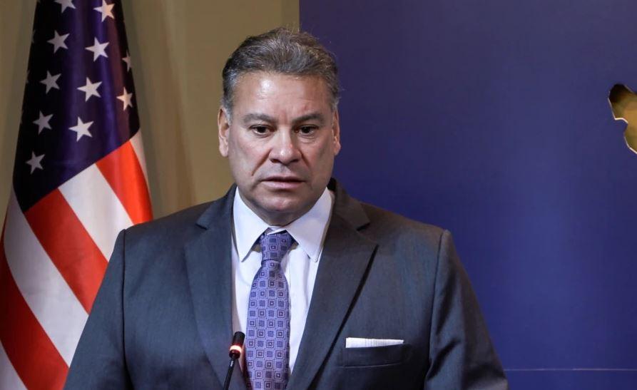 Escobar: I nënshkruan ose jo, Kosova dhe Serbia detyrohen për t’i zbatuar marrëveshjet