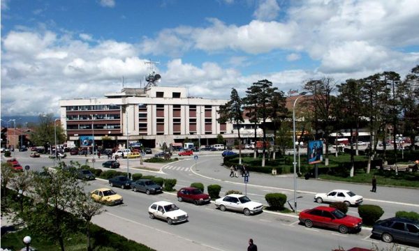 Gjakovë, u sulmua nga i dashuri, kthehet në shtëpinë e prindërve