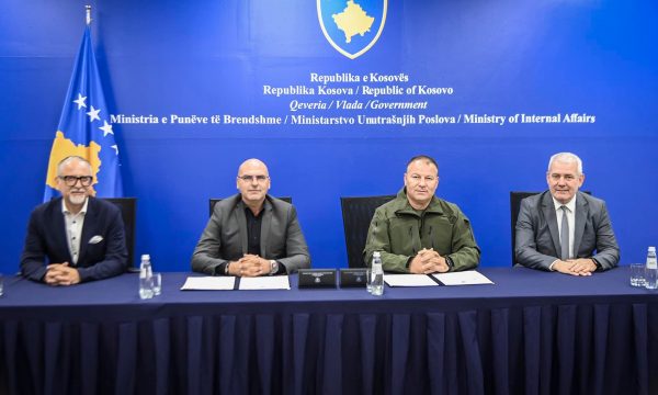 Sveçla: Zyrtarët policorë dhe rekrutët do të trajtohen me prioritet në spitale