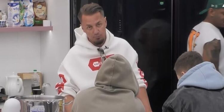 Blero e luan pak hoxhën: Feja islame ta lehtëson jetën, namazin e kemi obligim