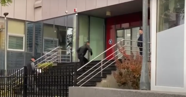 Përfaqësuesit e Njësive Elitare të Policisë arrijnë te Qeveria, nisin takimin me Kurtin