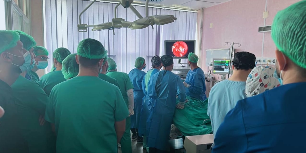 19-vjeçari i nënshtrohet një operimi të rrallë në QKUK