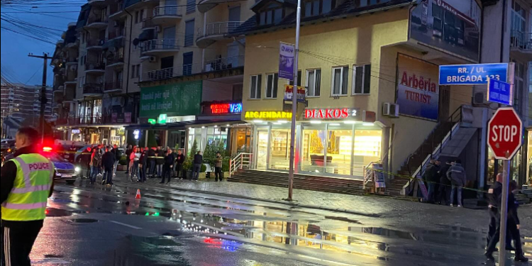 Prokuroria konfirmon arrestimin e dy personave për grabitjen e argjendarisë në Suharekë, ja cili dyshohet se ishte roli i tyre